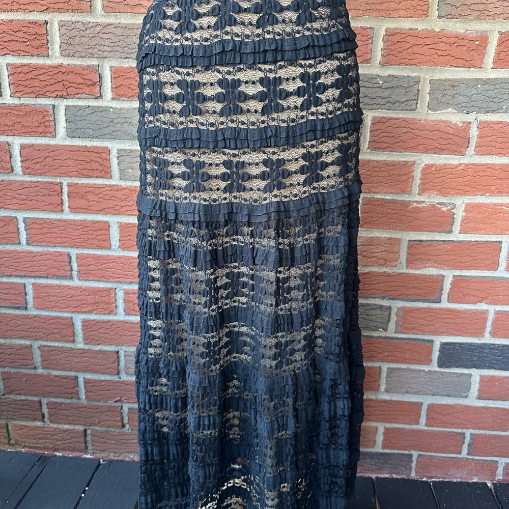 Max Studio Maxi Stretch Lace Skirt w Beige Knit Lining - Small